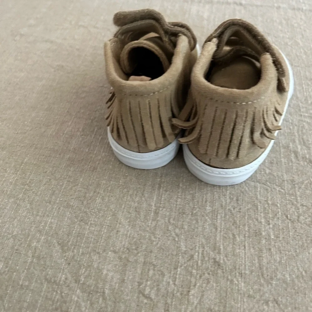 Baby gap size 7 Brown moccasin patch shoes